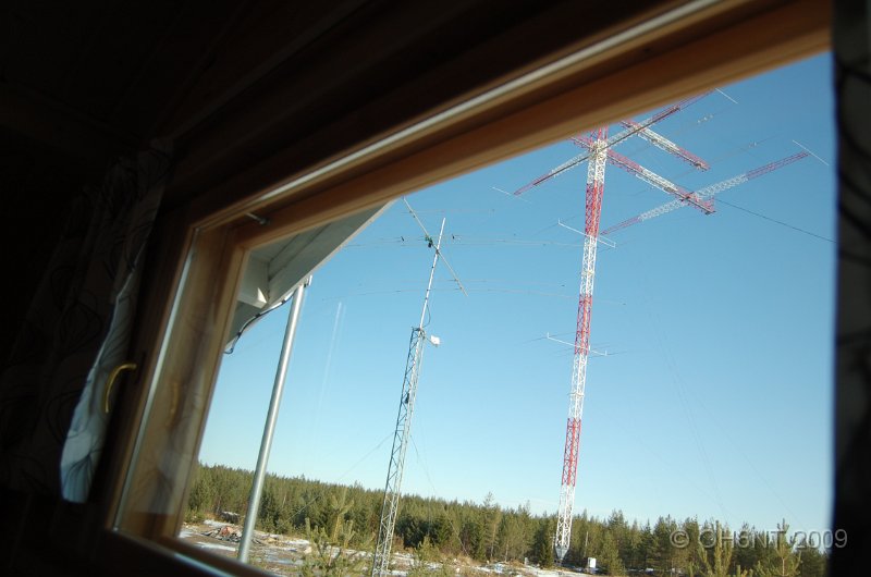 DSC_1510.JPG - Frn sovloftets fnster kan man hlla koll p monsterantennen rent visuellt