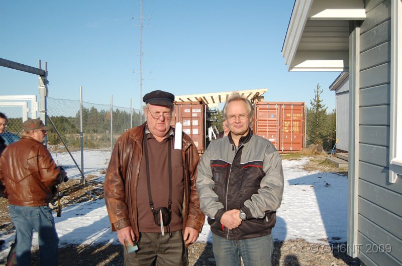 DSC_1523.JPG - Tv. Per-ke OH6BD och vr vrd Veijo OH6KN.