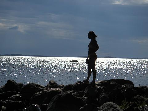 siluett mot solen p� Grillskar