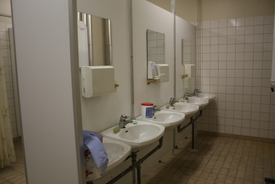 Toisen pukuhuoneen WC