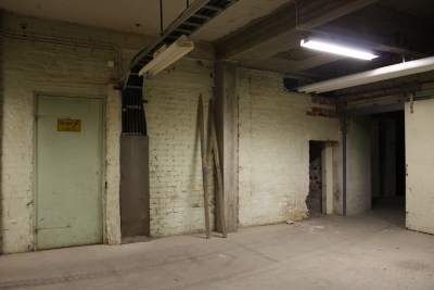 Sähkökeskus ja sukset